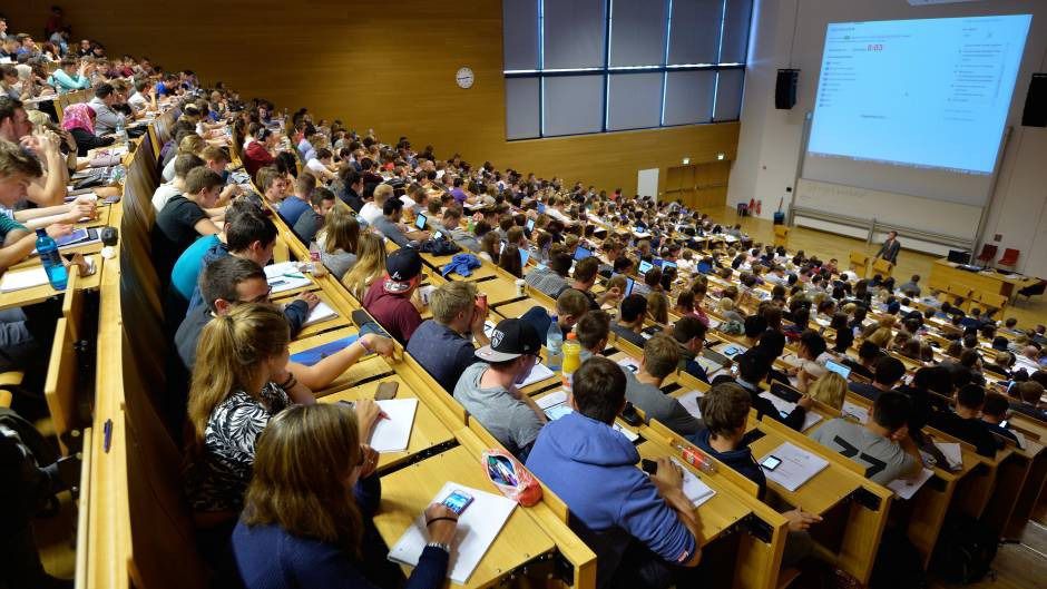 Career Benefits of Learning German Language Today